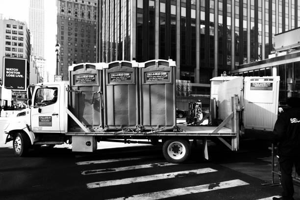 Best Portable toilet rental cost  in Woodridge, IL